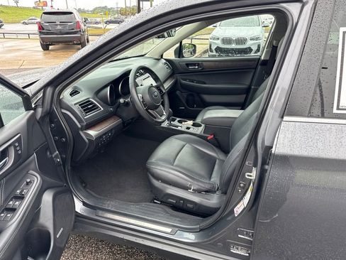 Used 2019 Subaru Outback 3.6R Limited AWD/4WD image 9
