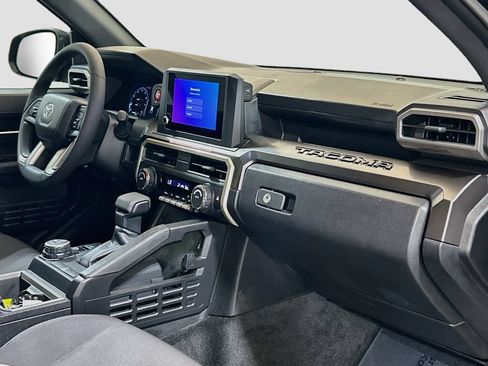 Used 2025 Toyota Tacoma TRD Off-Road AWD/4WD image 25