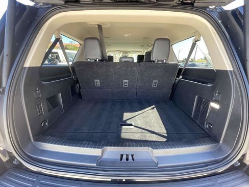 Certified 2024 Ford Expedition Max XLT image 10