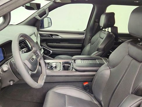 Used 2023 Jeep Wagoneer Series II image 19