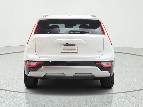 Used 2023 Kia Niro EX Touring FWD image 6