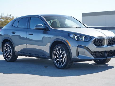 New 2027 BMW X2 xDrive28i AWD/4WD image 3