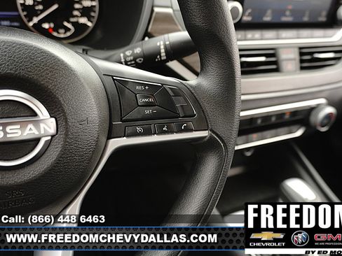 Used 2025 Nissan Altima 2.5 SV FWD image 22
