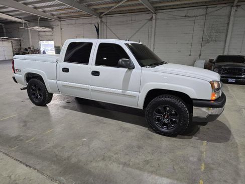 Used 2005 Chevrolet Silverado 1500 4x4 Crew Cab w/ Safe And Sound Package image 20