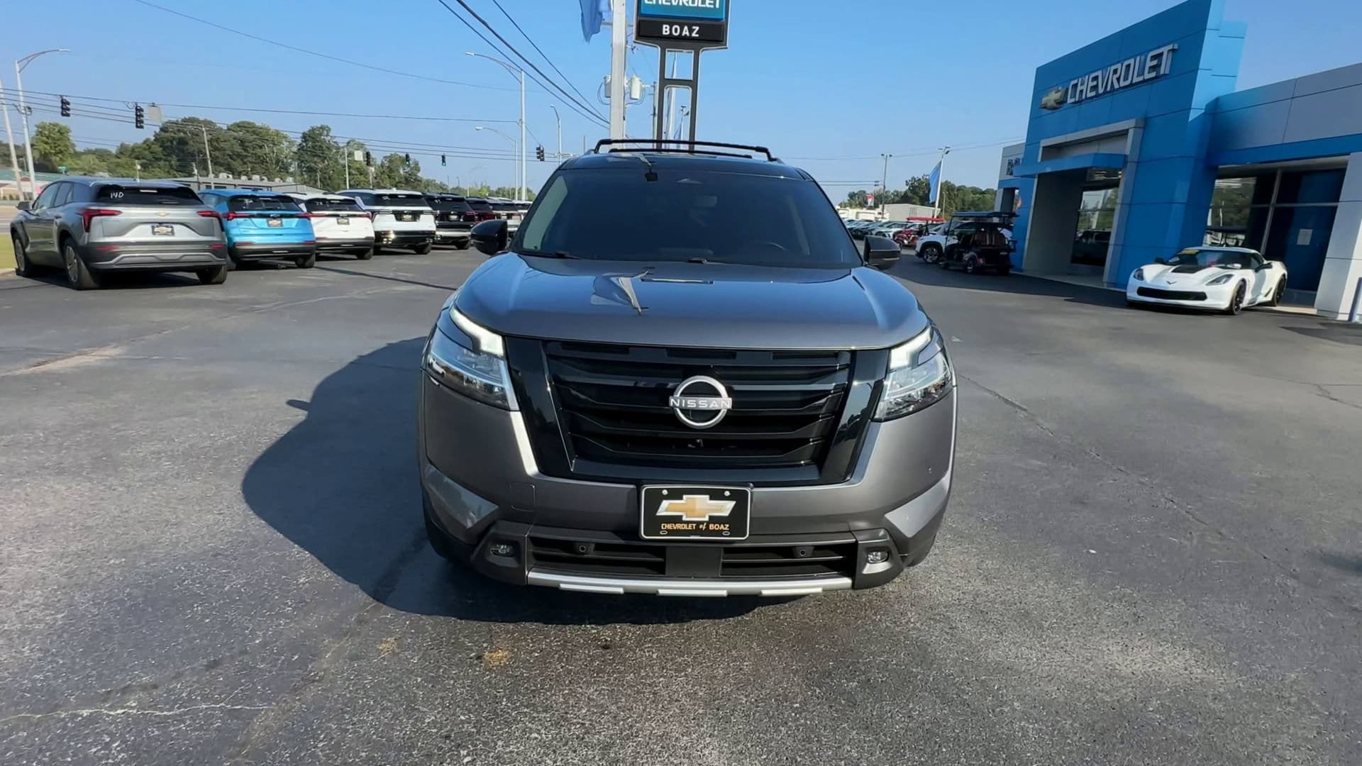Used 2023 Nissan Pathfinder SL w/ SL Premium Package AWD/4WD image 3