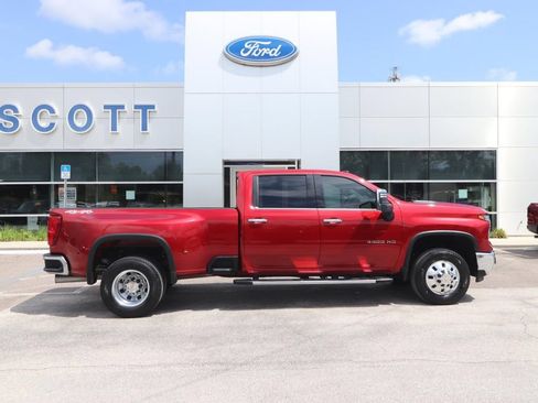 Used 2024 Chevrolet Silverado 3500 LTZ w/ LTZ Convenience Package AWD/4WD image 18
