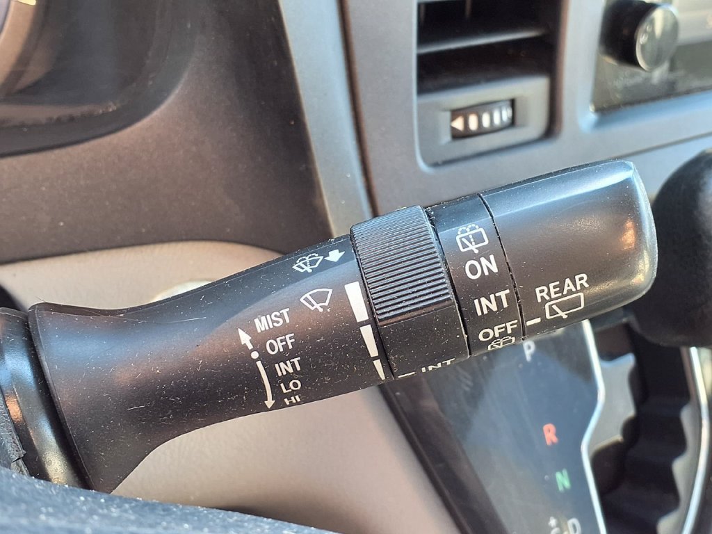 Used 2015 Toyota Sienna XLE w/ XLE Navigation Package FWD image 21