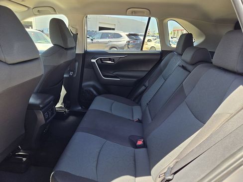 Used 2025 Toyota RAV4 XLE FWD image 29