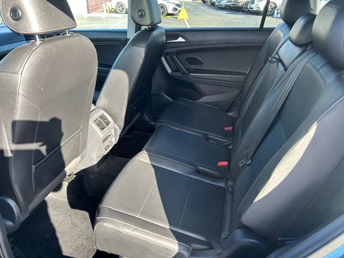 Used 2019 Volkswagen Tiguan SE w/ Panoramic Sunroof Package image 27