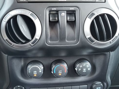Used 2015 Jeep Wrangler Sport AWD/4WD image 20