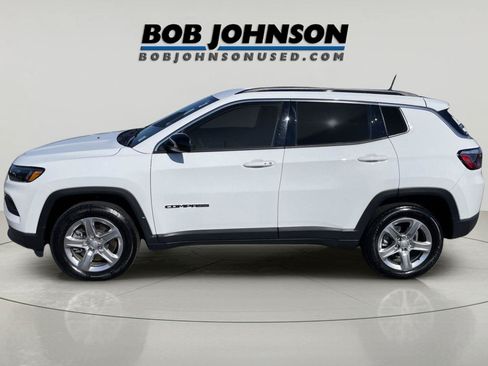 Used 2023 Jeep Compass Latitude w/ Convenience Group AWD/4WD image 4