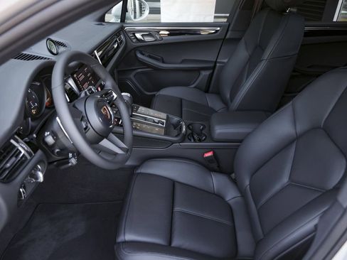 New 2025 Porsche Macan image 16