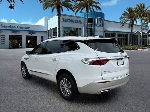 Used 2024 Buick Enclave Essence w/ Technology Package FWD image 7