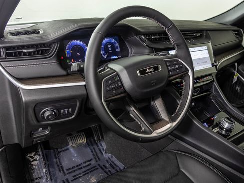 New 2026 Jeep Grand Cherokee L Limited image 4