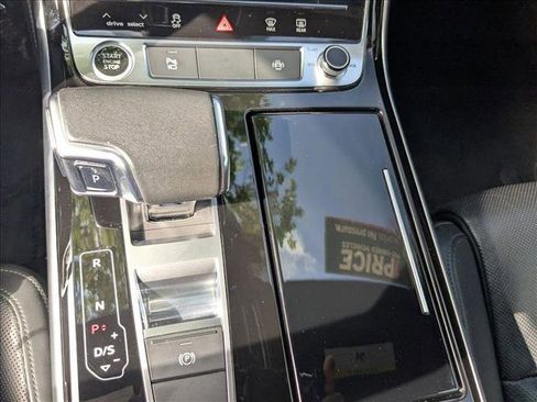 Used 2021 Audi A8 L 4.0T image 12
