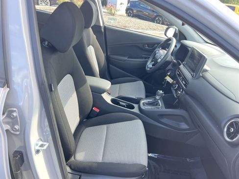 Used 2023 Hyundai Kona SE AWD/4WD image 24
