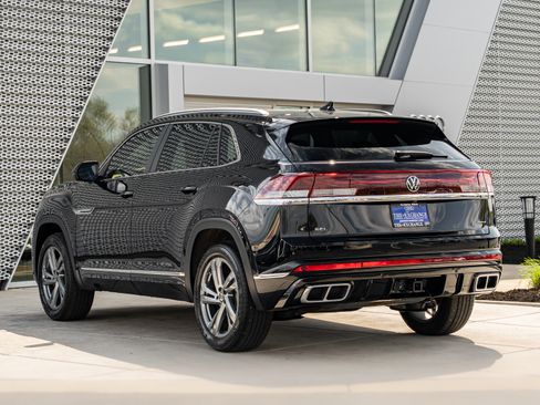 Used 2024 Volkswagen Atlas Cross Sport SEL R-Line AWD/4WD image 5