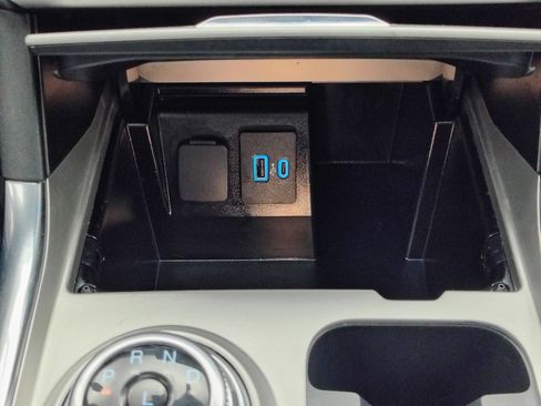 Used 2022 Ford Explorer XLT w/ Equipment Group 202A image 40