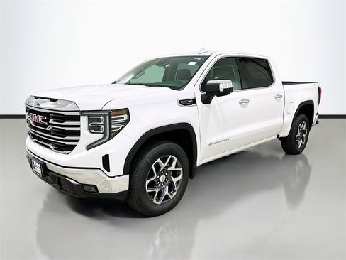 New 2026 GMC Sierra 1500 SLT image 3