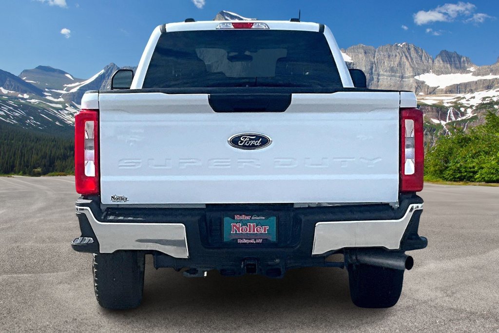 Used 2025 Ford F350 XLT AWD/4WD image 4
