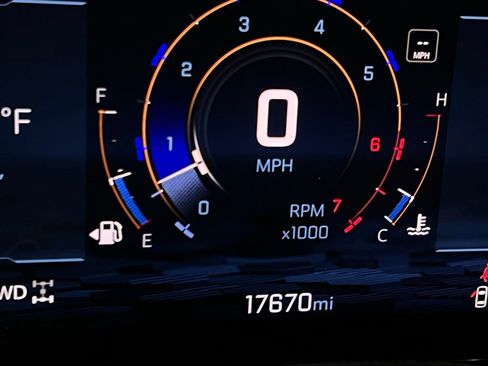 Used 2025 Chevrolet Tahoe Z71 image 35