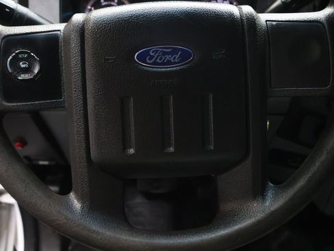 Used 2015 Ford F550 XL image 16