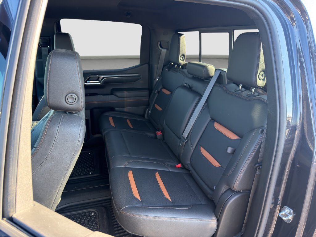 Used 2022 GMC Sierra 1500 AT4 w/ AT4 Preferred Package AWD/4WD image 13