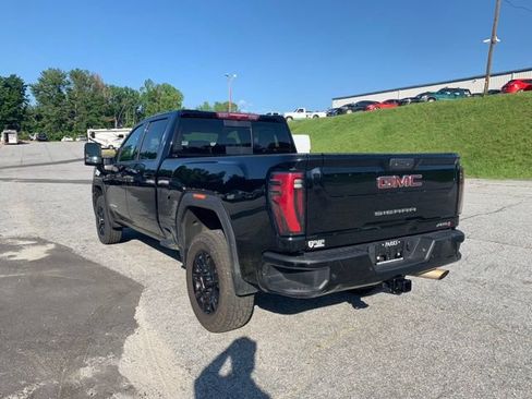 Used 2024 GMC Sierra 3500 AT4 w/ AT4 Preferred Package AWD/4WD image 6