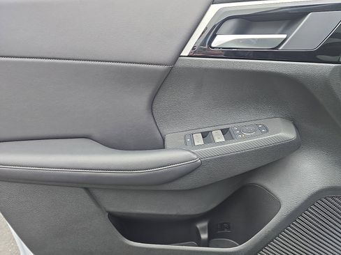 New 2025 Mitsubishi Outlander SE image 12