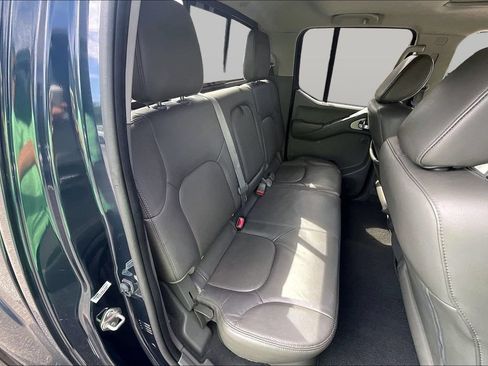 Used 2019 Nissan Frontier SL RWD image 28