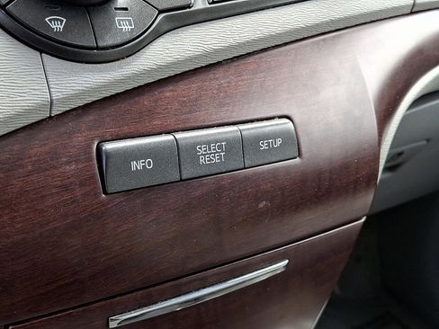 Used 2013 Toyota Sienna XLE FWD image 17