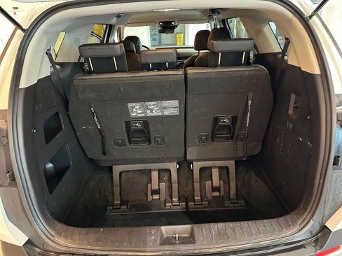 Used 2026 Kia Carnival FWD image 34