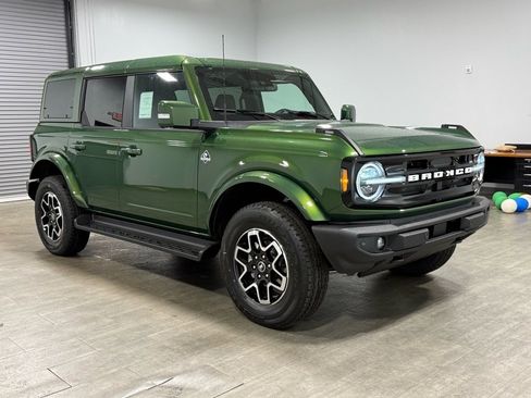New 2025 Ford Bronco Outer Banks image 2