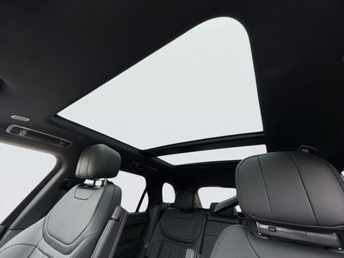 Used 2024 Land Rover Range Rover Sport SE image 7