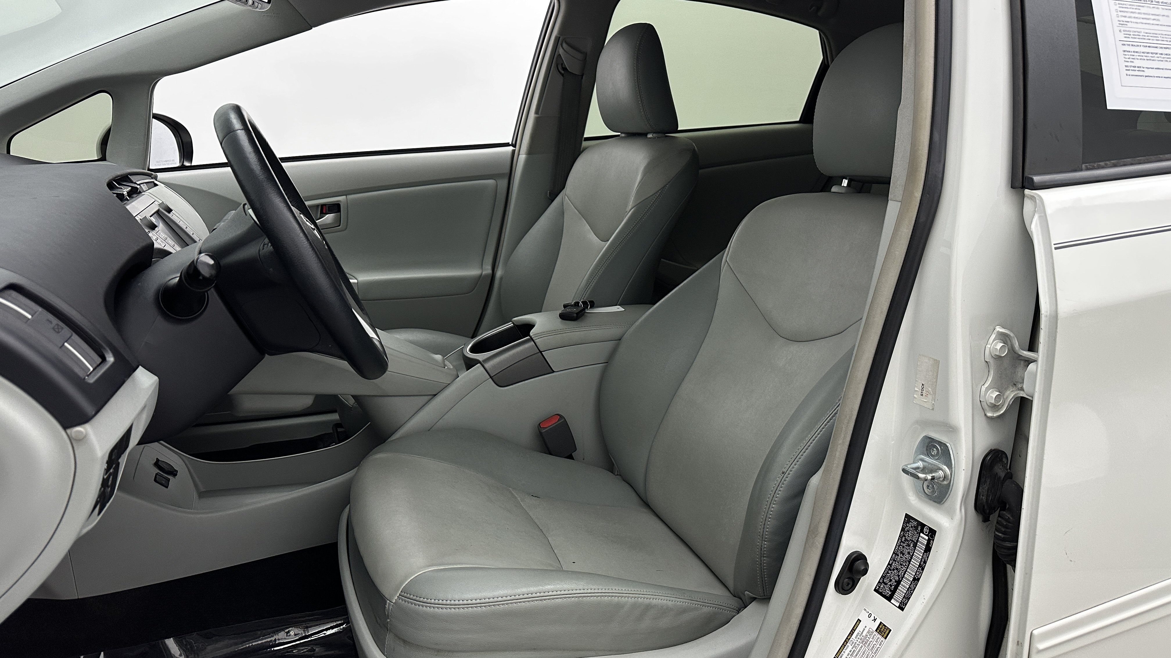 Used 2015 Toyota Prius Five w/ Advanced Technology Package FWD image 14