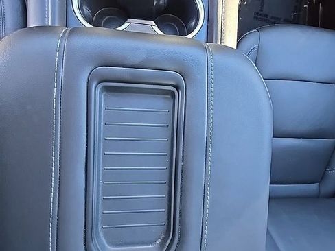 Used 2023 Chevrolet Suburban Z71 w/ Luxury Package image 16