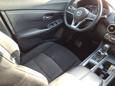 Certified 2021 Nissan Sentra SV image 9