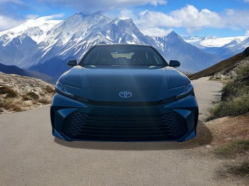 Certified 2025 Toyota Camry LE image 8