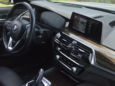 Used 2020 BMW 530i RWD image 37