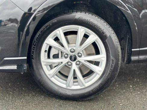 Used 2025 Audi Q3 2.0T Premium w/ Convenience Package image 2