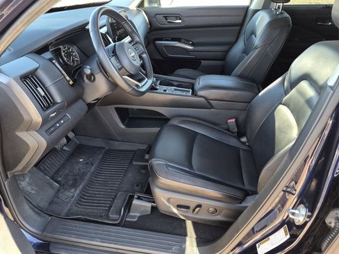 Used 2022 Nissan Pathfinder SL image 12