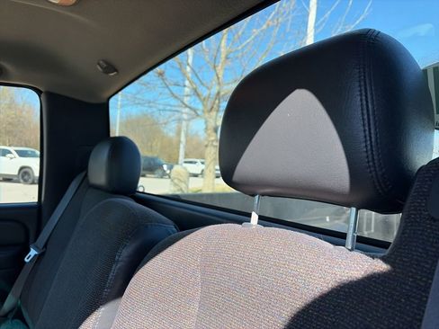 Used 2002 Chevrolet Silverado 1500 Base image 25