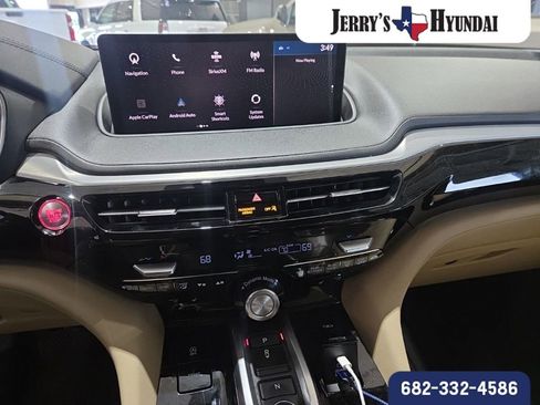 Used 2024 Acura MDX SH-AWD w/ Technology Package image 11