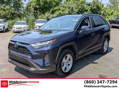 Used 2025 Toyota RAV4 XLE AWD/4WD image 7