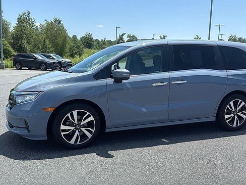 Used 2023 Honda Odyssey Touring image 11