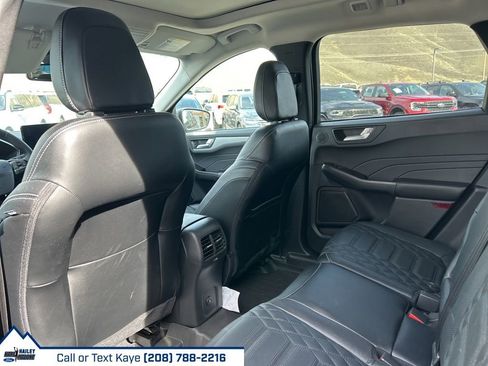 Used 2024 Ford Escape SE w/ PHEV Premium Package image 14