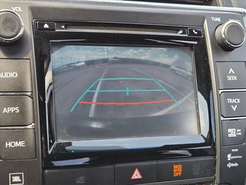 Used 2015 Toyota Camry XLE image 8