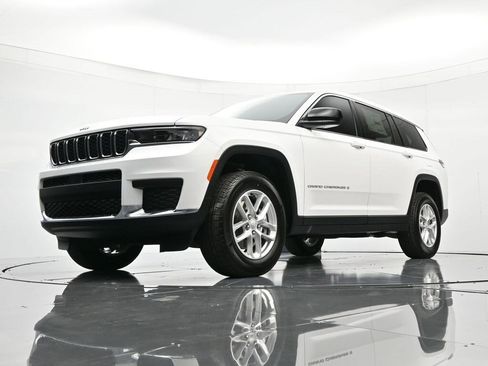 New 2025 Jeep Grand Cherokee L Laredo image 39