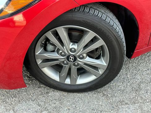 Used 2018 Hyundai Elantra SEL FWD image 37