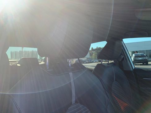 Used 2020 Toyota Camry SE FWD image 19